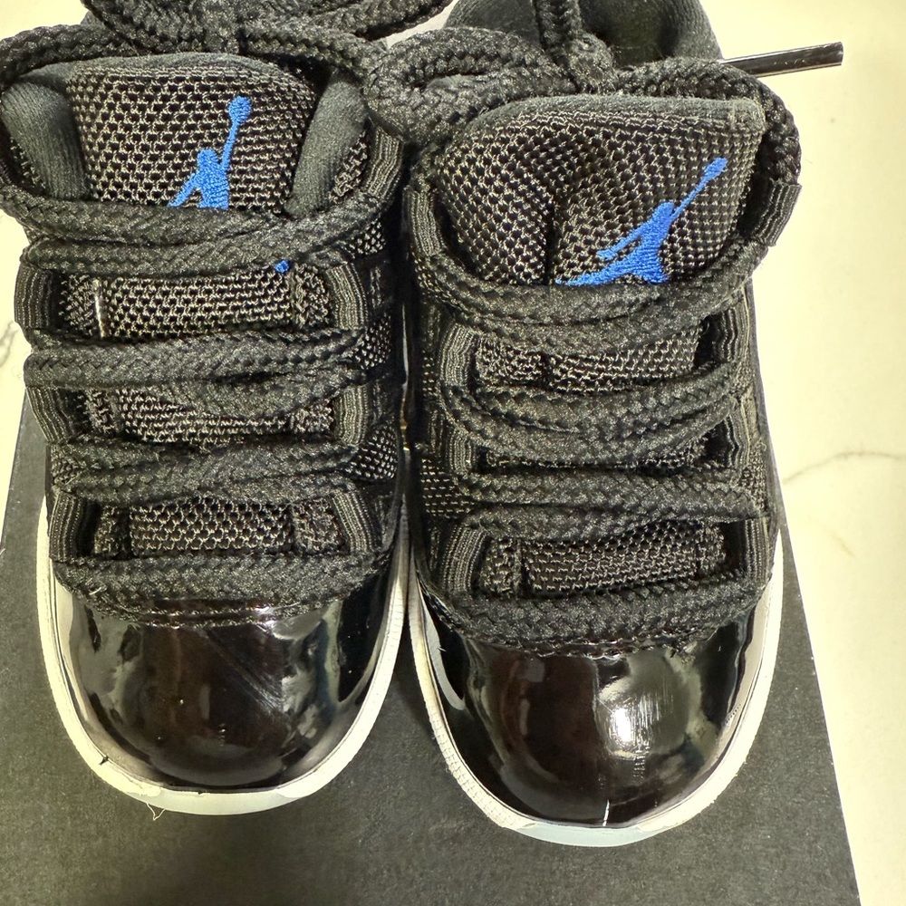 Jordan 11 retro low - Picture 6 of 7